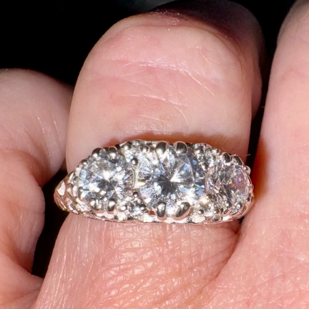 Elegant Sterling Silver .925 Women's Ring